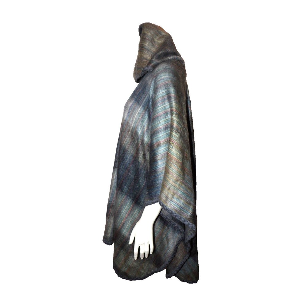 Alpacaloca Ecuadorian Alpaca Blend Cape Shawl Soft Plaid One Size Hooded Button - Picture 4 of 11